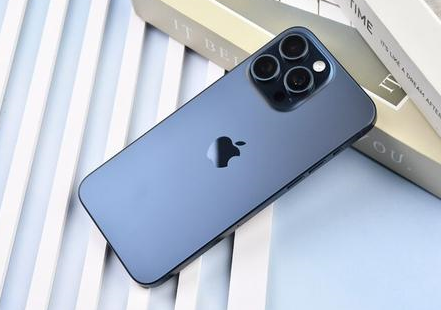新华苹果维修点分享iPhone 15 Pro Max屏幕更换全新实操风险 